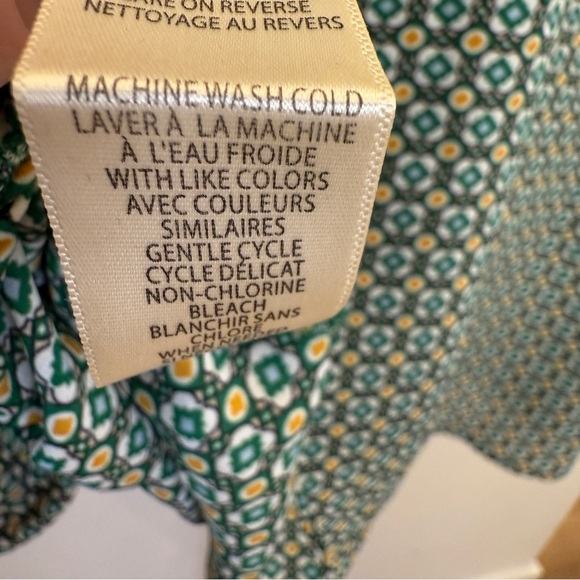 Max Studio Women's Green Geometric Print V-Neck Blouse Size S - Picture 10 of 11